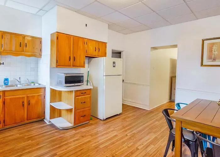 Mathilda Street Trio - The With King Bed Apartment *